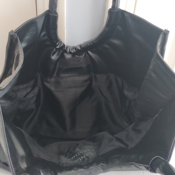 Navarre Leather Co. Oversized Black Leather Tote - Picture 4 of 12